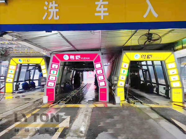 四會粵愷，一站三套洗車設(shè)備！粵愷加油站復購林頓FX11全自動洗車機