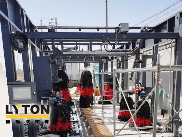 樹成品油終端市場核心競爭能力，打造一站式增值服務(wù)平臺！常州耀昌加油站配置林頓經(jīng)典FX/80系列隧道連續(xù)式洗車機(jī)