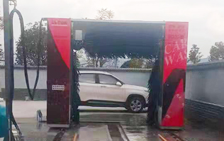 彩云之南，滇中腹地！云南玉溪中石化配置林頓龍門全自動洗車機