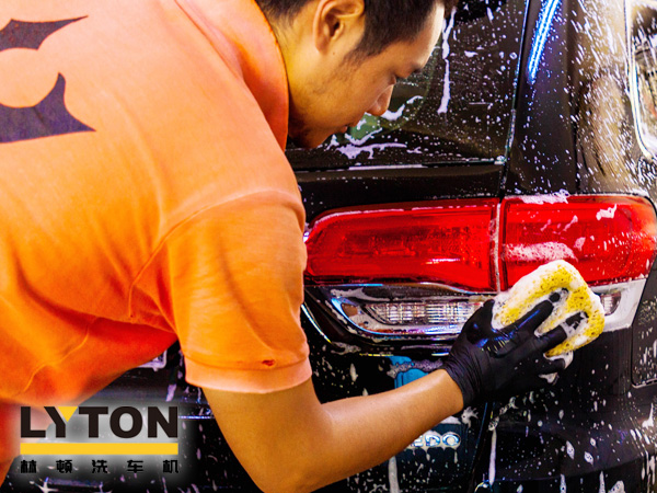 人工智能產(chǎn)業(yè)化發(fā)展時(shí)代已全面來臨！電腦洗車機(jī)設(shè)備接替人工洗車，您準(zhǔn)備好了嗎？