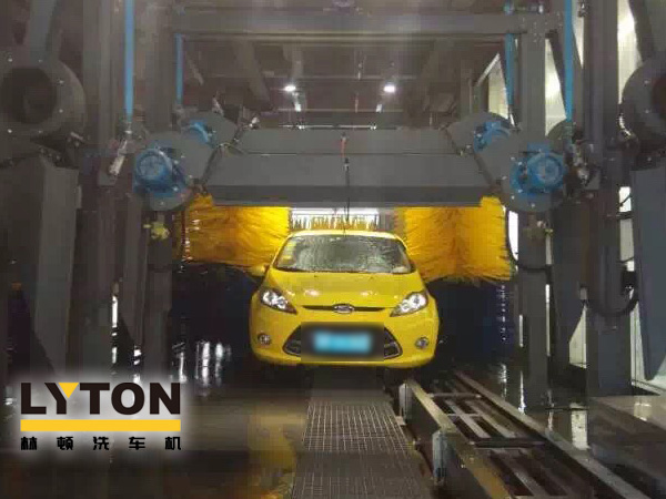 洗車機一點通——隧道式、往復(fù)式電腦洗車機工作方式異同點