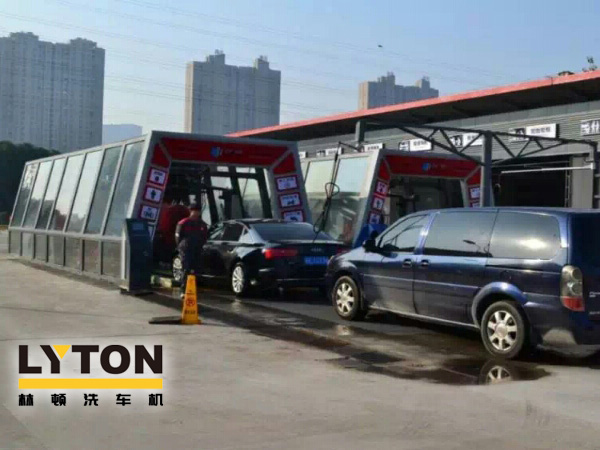 全自動(dòng)洗車機(jī)設(shè)備——加油站、洗車店青睞！車友喜愛！Why？