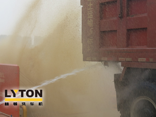 林頓全自動洗車機(jī)工程類清洗設(shè)備讓城市更整潔，生活更美好！