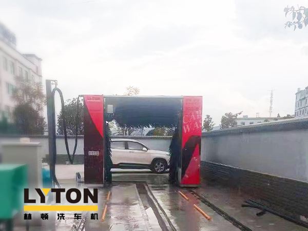 云南玉溪中石化選擇林頓龍門往復式全自動洗車機！場地適應性強！高效清洗！